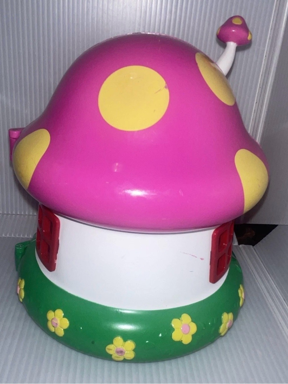 BANDAI SANRIO Hello Kitty Dream World Lot 2001 - Mushroom House & Bakery Shop - Picture 8 of 11